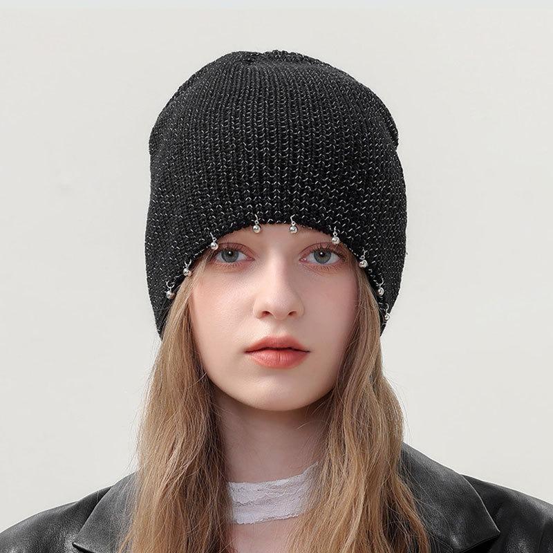 

Светоотражающая вязаная шерстяная шапка женская модная универсальная личность хип-хоп уличная нишевая с дизайном подвесных бусин шапка-мешок для головы от холода One Size (55-59cm)