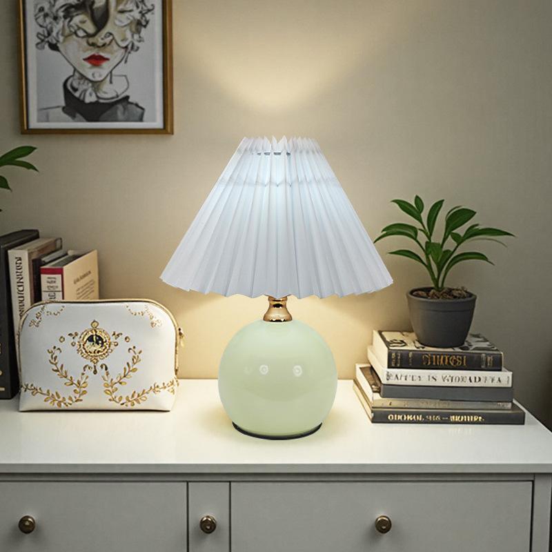 Pleated Cream-Style Table Lamp, Bedroom Bedside Lamp, Nordic Night Light, Dimmable Eye-Caring Lamp for Amazon