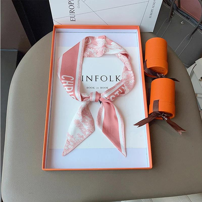 Französischer Frühlings-Hot-Sale: Damen-Twill-Tasche mit scharfem Hornriemen, Pflanzen- und Dschungeltiermotiven, Seidenband, Haarband und kleinem Schal mit Punktmuster