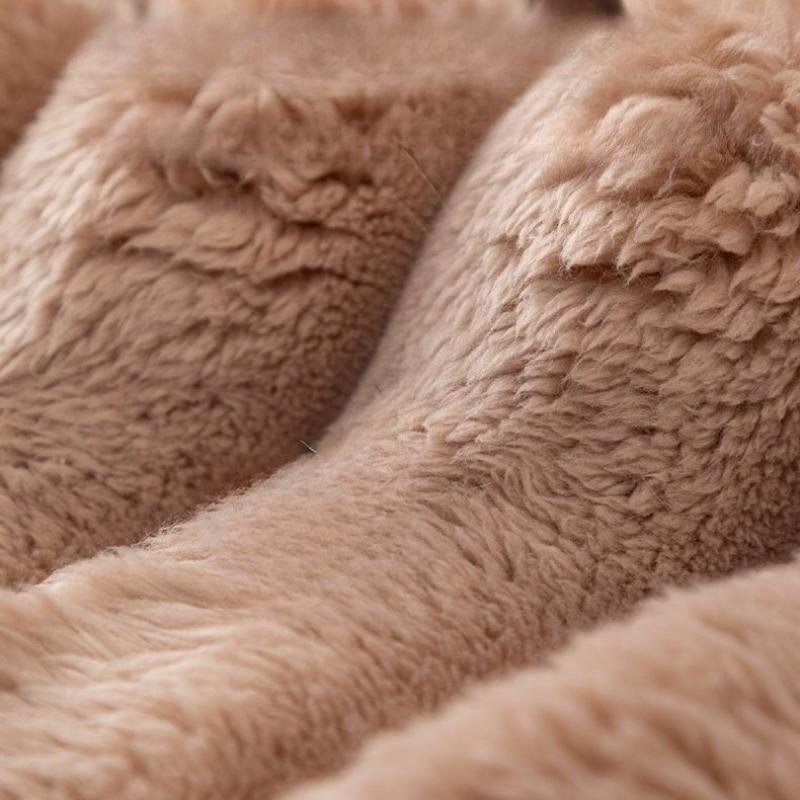 Light Luxury Premium Milk Velvet Winter Sofa Mat Thick and Substantial Plush Cushion Soft and Comfortable Warm Sofa Blanket Home Decorative Throw