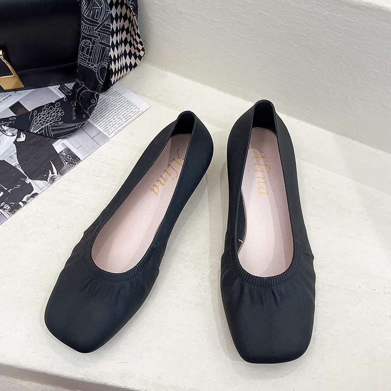 

Rain shoes women s low-top waterproof shoes light-mouth bevel heel thick heel four-season shoes kitchen non-slip rubber shoes square head exposed a 36 чёрный