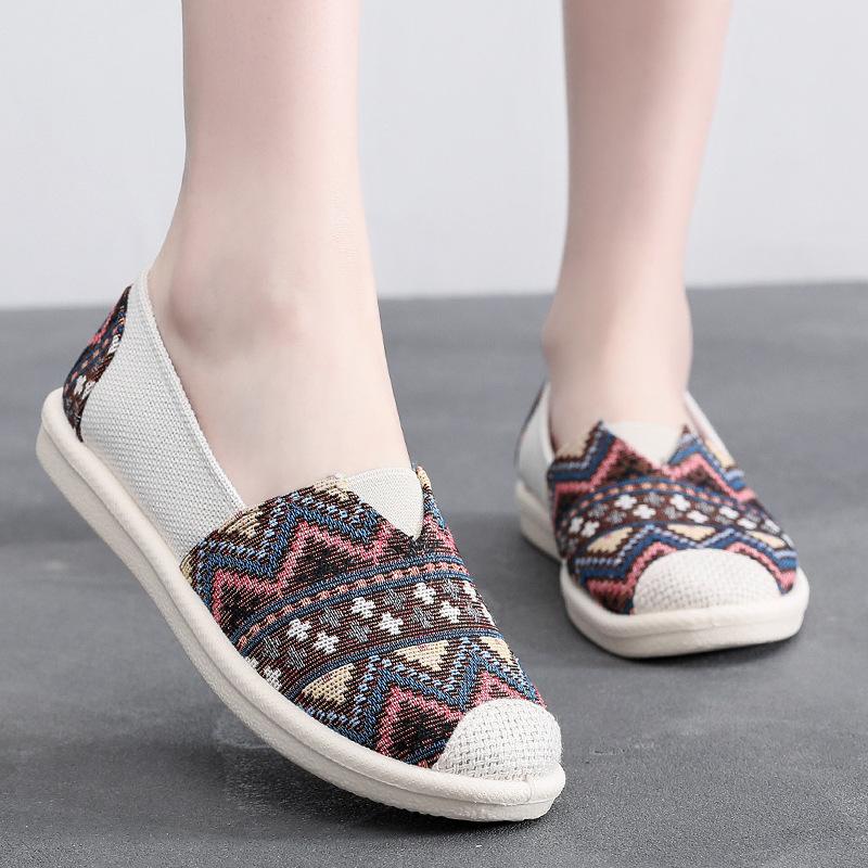 Płócienne buty damskie etniczny styl w paski nowe stare pekińskie buty z tkaniny oddychające damskie pojedyncze buty wsuwane leniwe buty