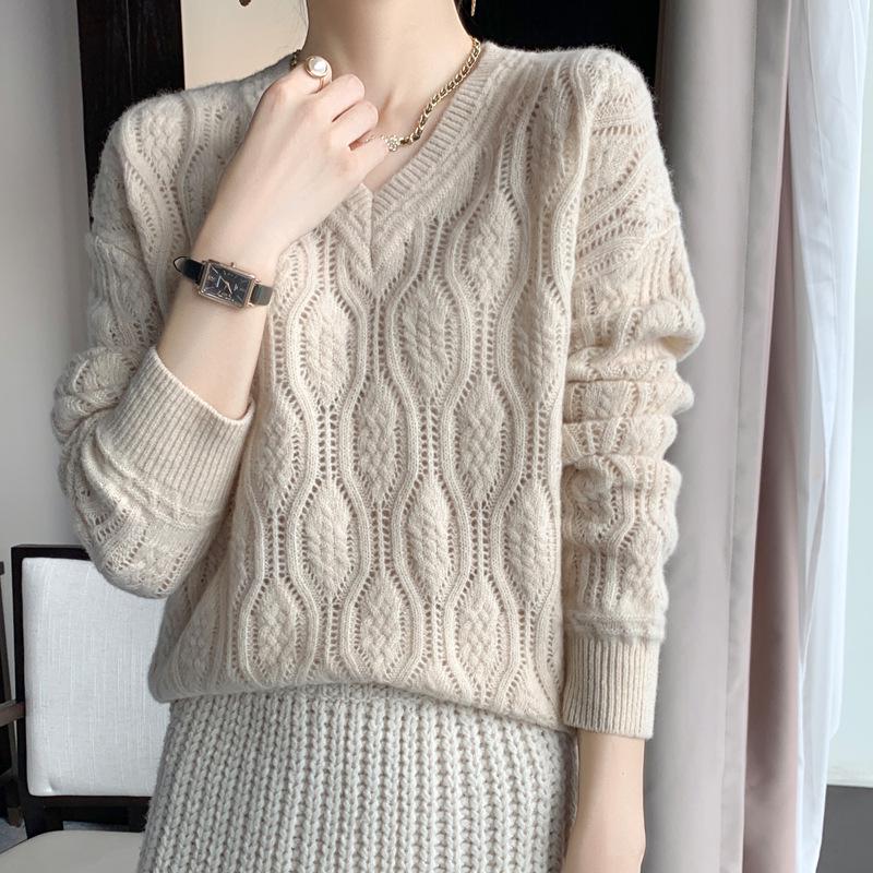 Women's V-Neck Cable Knit Wool Sweater - Loose Casual Fit for Autumn and Winter