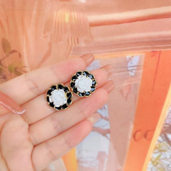 

Винтажные французские круглые черно-белые серьги-гвоздики с цветком камелии