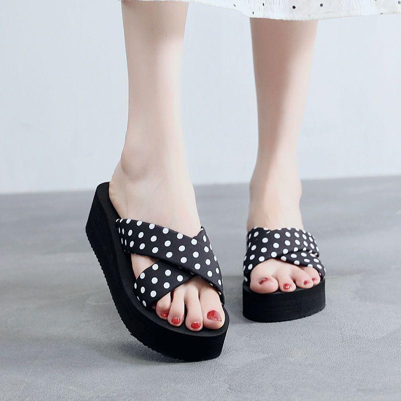 

Интернет-тапочки знаменитостей, женские сандалии-кроссоверы, летняя модная модная пляжная обувь на танкетке с толстой подошвой 39 чёрный