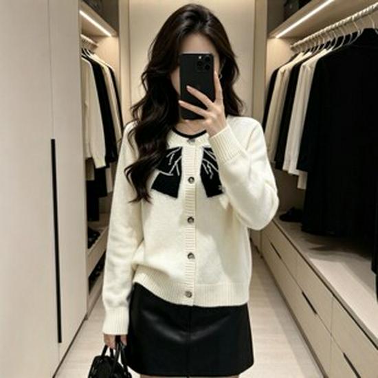 Cartoon Sheep & Dog Jacquard Knit Sweater for Women - Sweet, Soft, Age-Reducing Design with Round Neck and Long Sleeves.