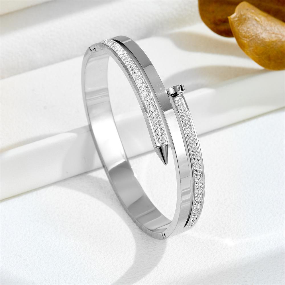 2026 European and American Trends, Elegant Diamond-encrusted Jewelry, High-end Fashion Bracelet, Light Luxury Temperament Ins Wind Nail Bracelet