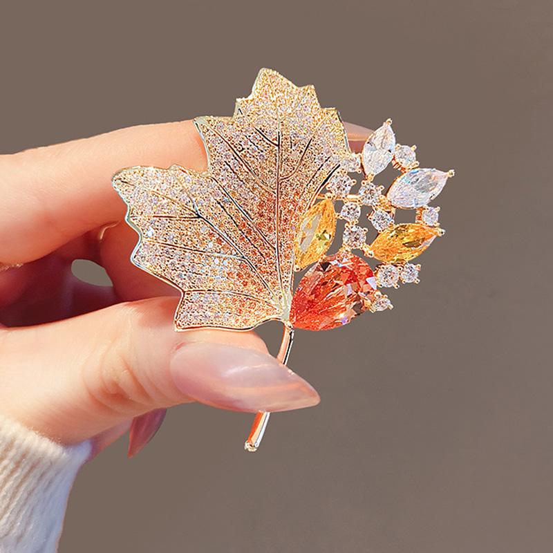 1PC Rhinestone Shiny Crystal For Women Brooch Pin Vintage Coat Clothing Accessories Maple Leaf