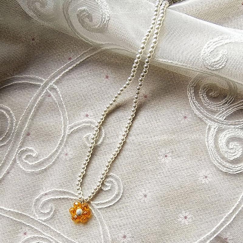 Rainbow Pearl Necklace Colorful Bead Pendant Flower Choker Trend Eye-catching Female Accessories for Casual Outfits