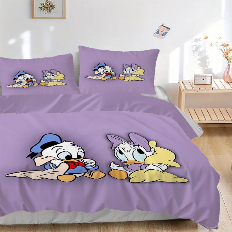 

3pcs Purple Daisy and Donald Duck Quilt Cover Set, Soft and Cozy Bedroom, Guest Room and Dorm Decorative Bedding 3-Piece Set 1 Quilt Cover + 135x200cm