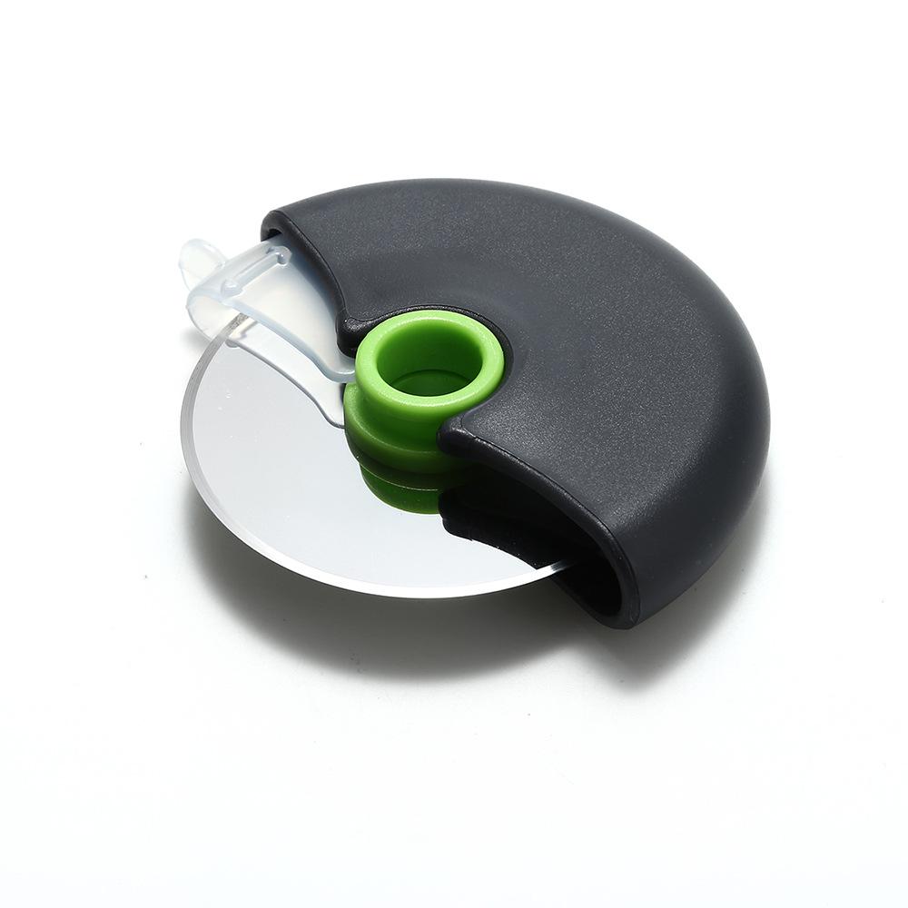 Stainless Steel Pizza Cutter with Protective Cover - Round Roller Kitchen Tool