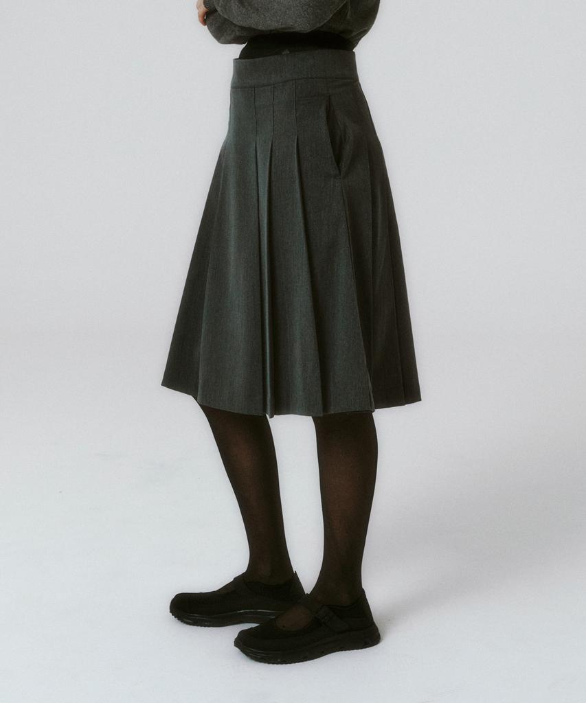 Sinking Deeper Pleated Skirt (Charcoal)