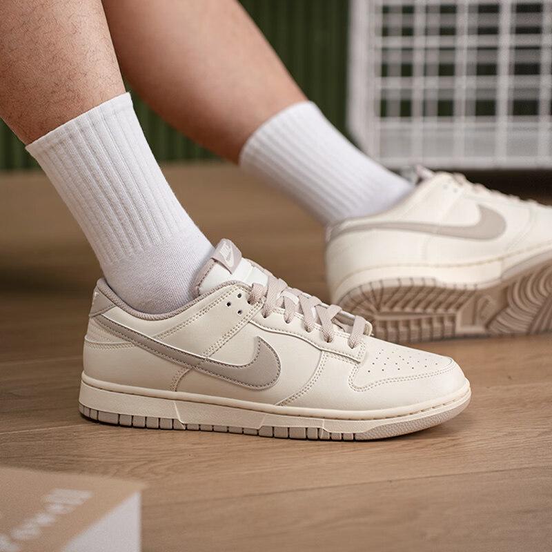 

Nike Men s Dunk Low-Top Skate Shoes HF5441-007 9.5