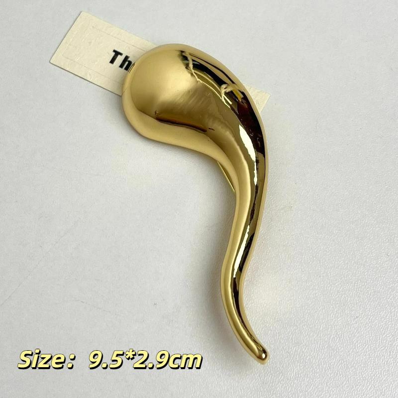 

Metal Glossy Geometric Waterdrop Egg Shaped Brooch For Women Exquisite Suit Corsage Pins Accessory Party Jewelry Gifts as the picture