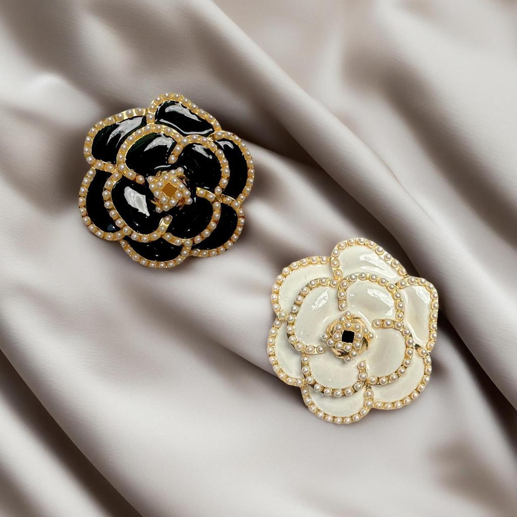 Elegante Kamelien-Perlen-Brosche: Retro Anstecknadel & Schalschnalle