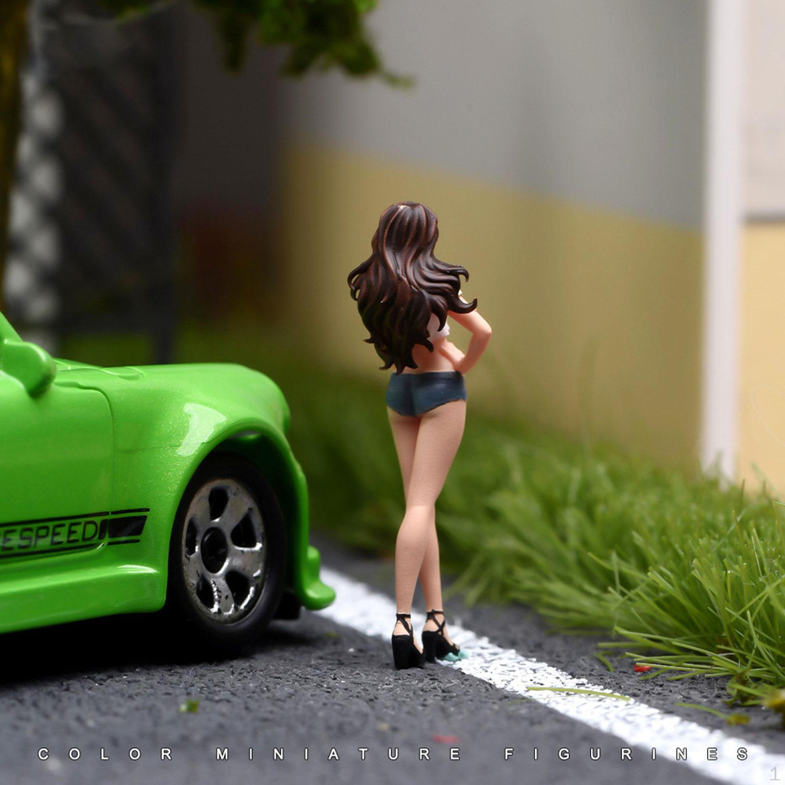

1:64 Scale Female Figure Mini Figurine Resin Diorama Scenery Role Play Tiny People Model