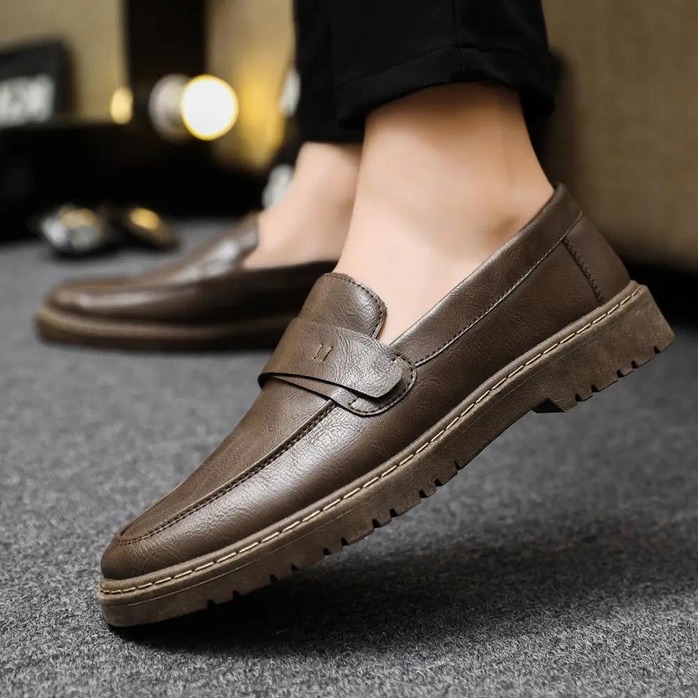 Höhenerhöhender niedriger Absatz Britischer Stil Herren Freizeitschuh Schwarz Luxus Sale Sozial Bequem Slipper PU-Lederschuhe für Herren