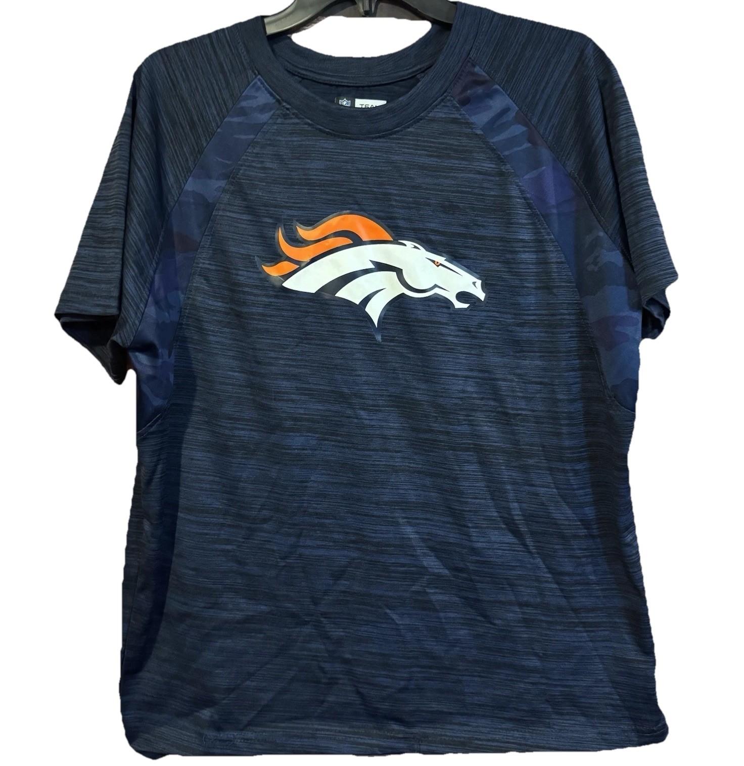 Denver Broncos Team Apparel Shirt Mens Small S Blue Camo NFL Graphic Tee Unisex T-Shirt XL