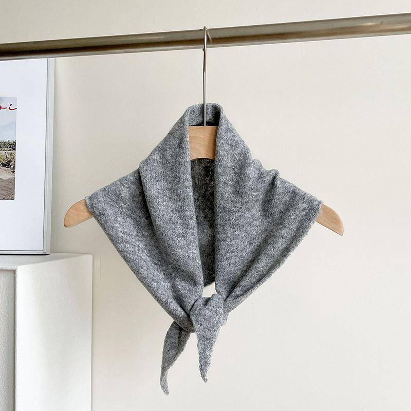 

1 однотонный зимний теплый и модный шарф, модный треугольный шарф, имитирующий шерсть, простой трикотаж в корейском стиле 100*35cm серый