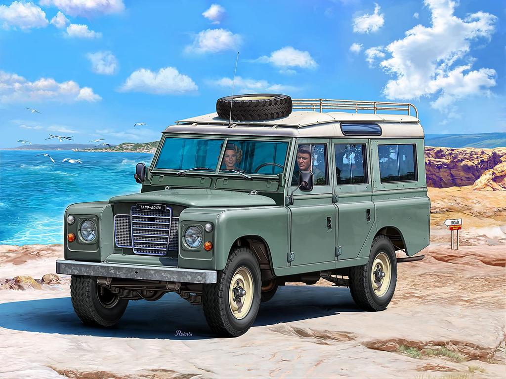 German Revell Land Rover Series III Plastic Model 07047 1/24
