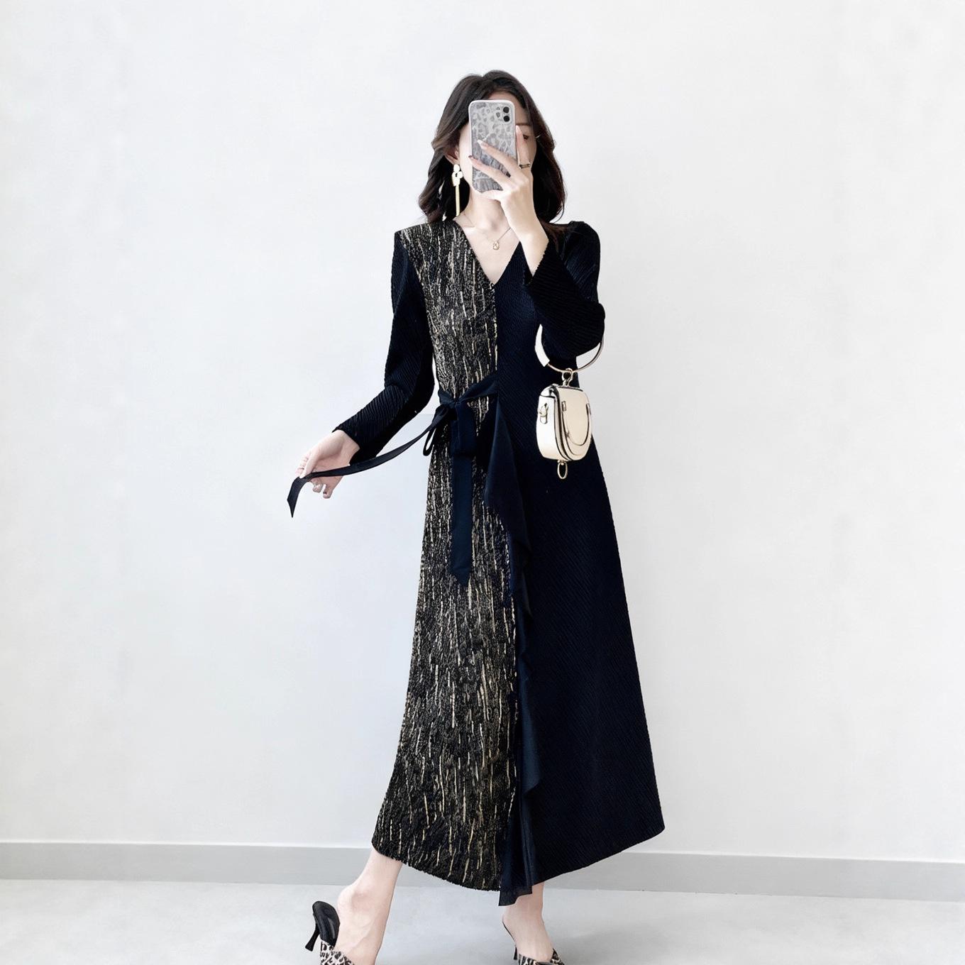 Elegant Pleated Patchwork V-neck Long-sleeve Dress for Women One Size