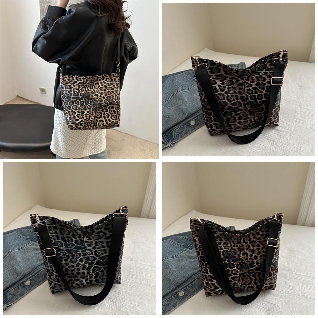 Leopard Print Bucket Bag For Women With Polyester Material And Zip Closure For Daily Casual Use