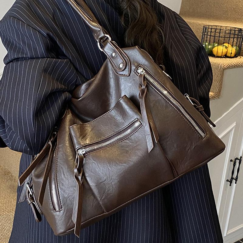 Large capacity American retro shoulder tote bag 2025 autumn new foreign style commuter oblique span bag portable underarm bag