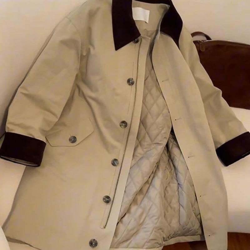 Lässiger einfacher Baumwollmantel mit Revers Herbst und Winter lockere Version kontrastierender Kragen Tasche mittellang Khaki Trenchcoat