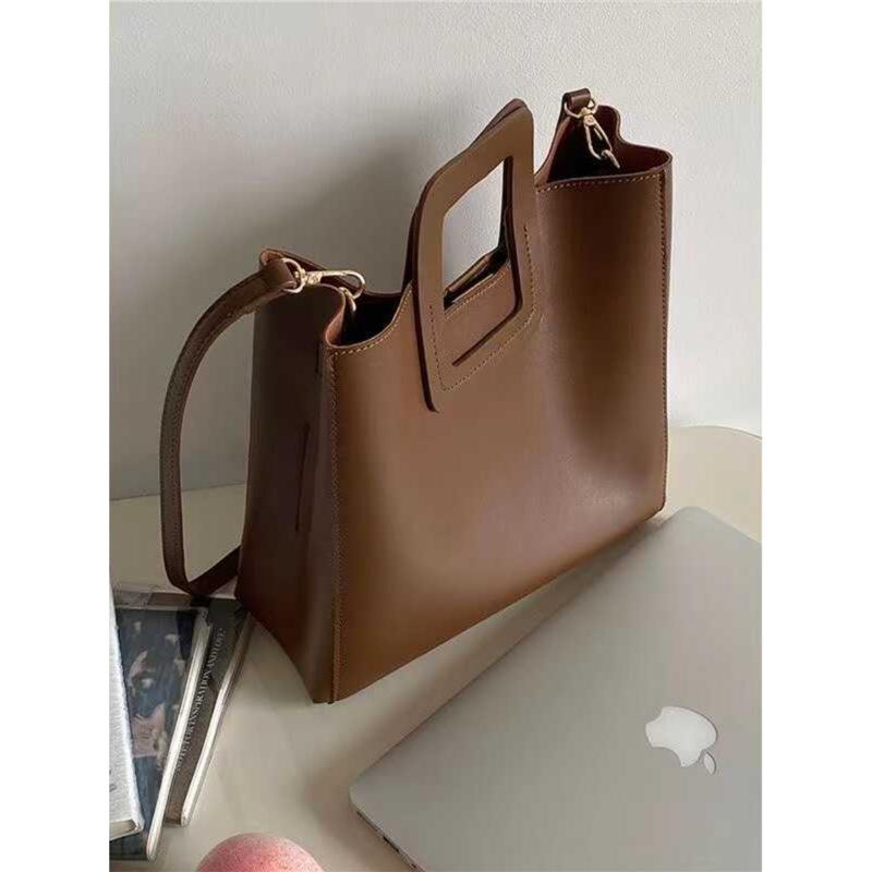 UR Niche Design New Women's Autumn and Winter High-end Retro Portable Tote Bag Large Capacity Shoulder Messenger Bag