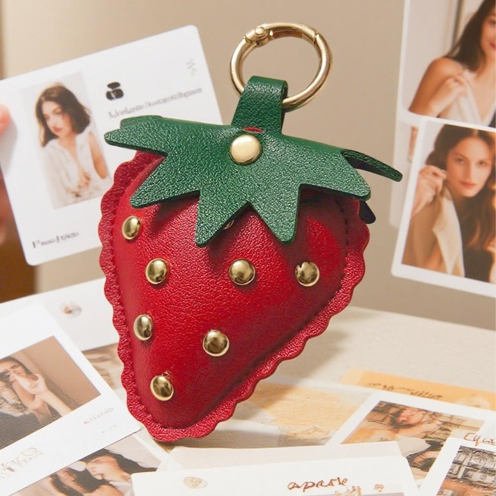 PU Leather Leather Strawberry Keychain Handmade Cute Strawberry Design Creative Fruit Keychain Strawberry Keyring