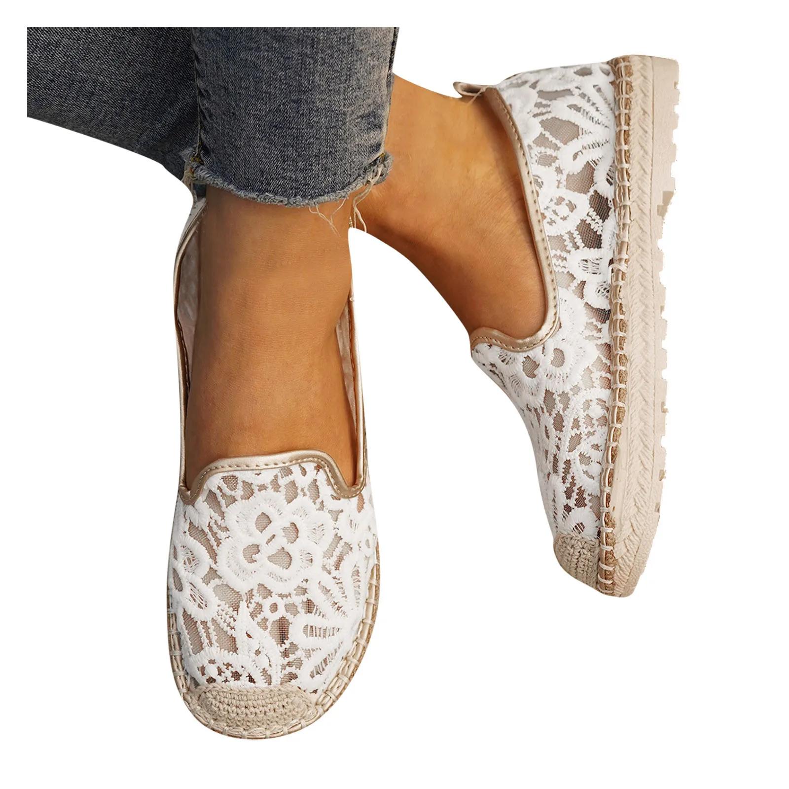 Модные женские кроссовки с кружевным цветочным узором на танкетке — фото 11