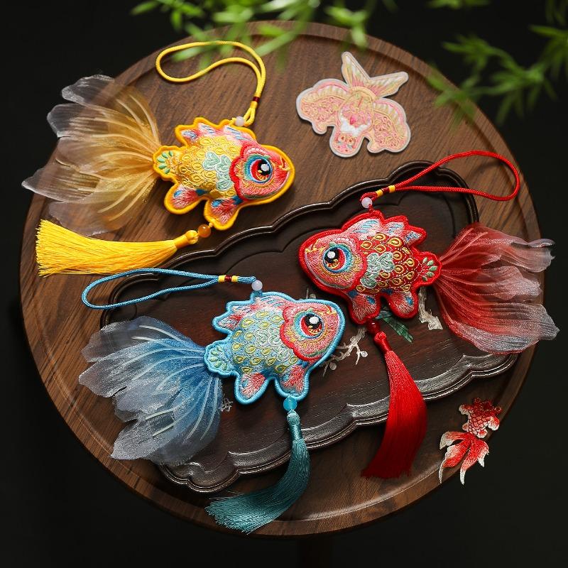 New Year's koi pendant, exquisite texture shows high level, elegant shape, small pendant is warmly placed at home