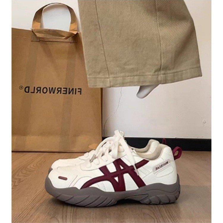 

2025 autumn new thick-soled German training shoes women s versatile casual shoes soft-soled leather sports running shoes 35