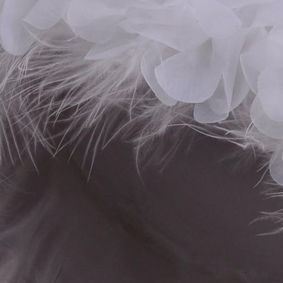 Blomsterkurv Iøynefallende dekorativ gasbind Blondedekorasjon Søt håndtak Blomsterjentekurv Hjemmeinnredning