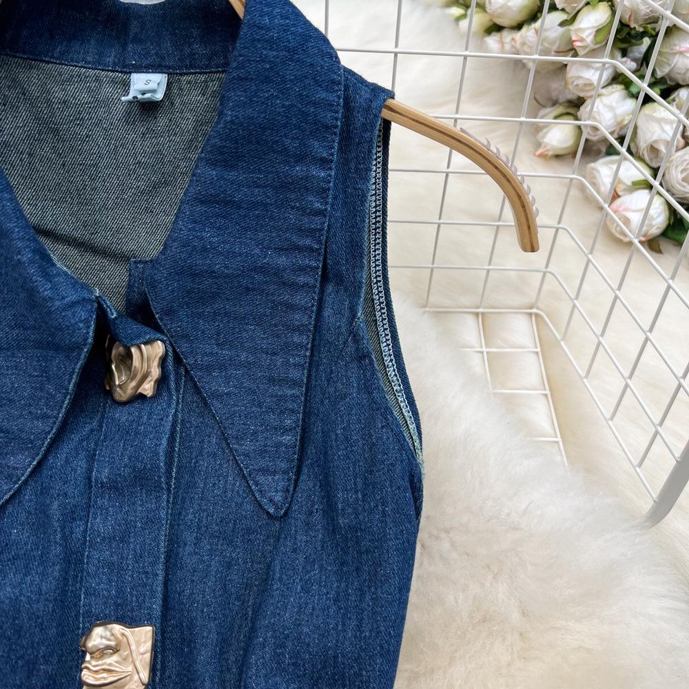 Retro Sleeveless A-Line Denim Dress with Turn-Down Collar and Cutout Waist