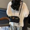 Small bag women's fashion retro new niche design shoulder messenger bag clip pillow bag