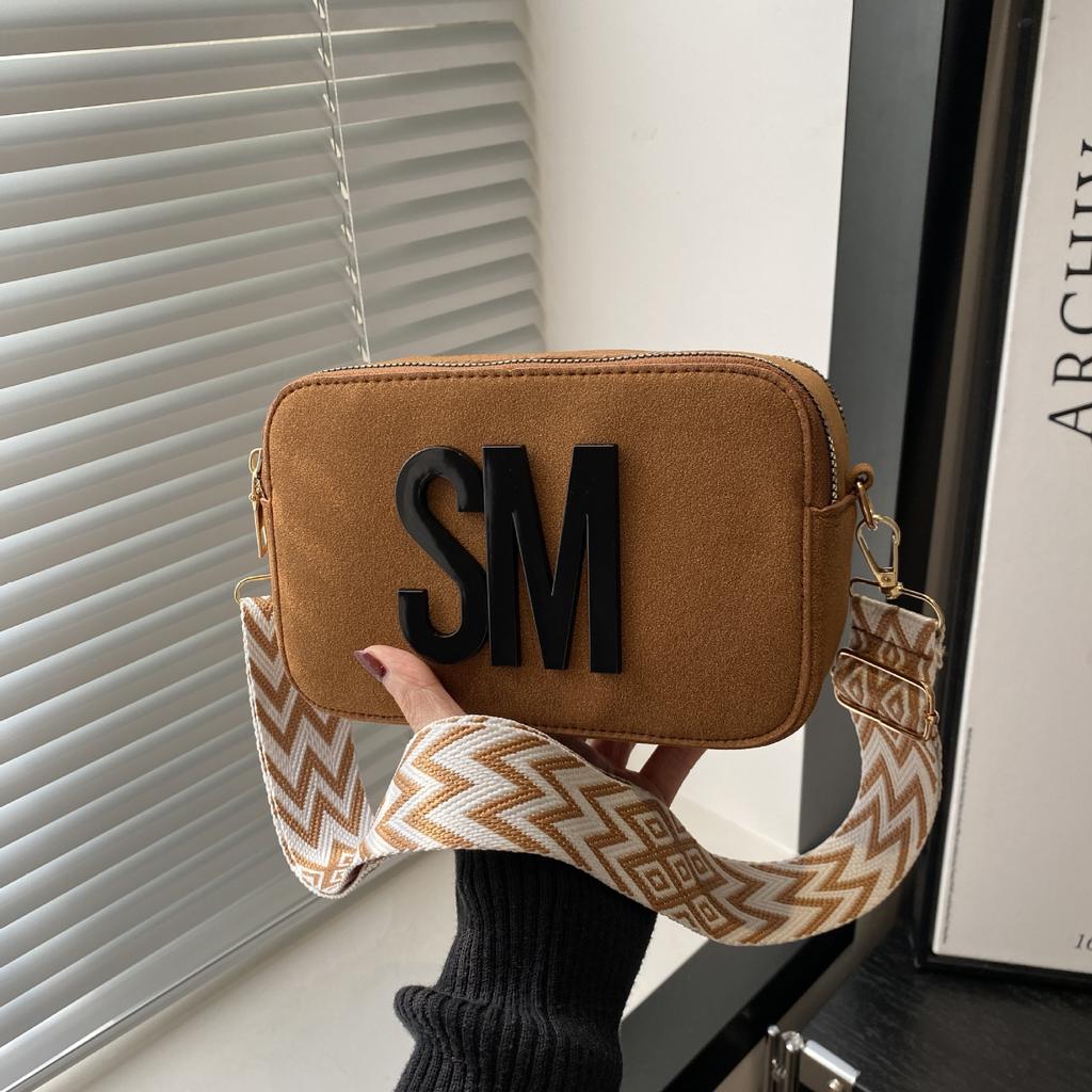 Personalized fashion trend women's bag casual versatile niche letter small square bag wide shoulder strap popular single shoulder messenger bag