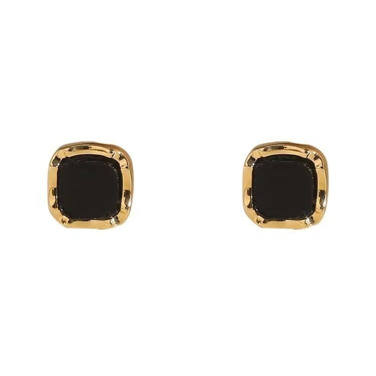 Light Luxury Black Square Mini Stud Earrings Women'S Simple Fashion Exquisite Earrings Small Temperament High Sense Earrings