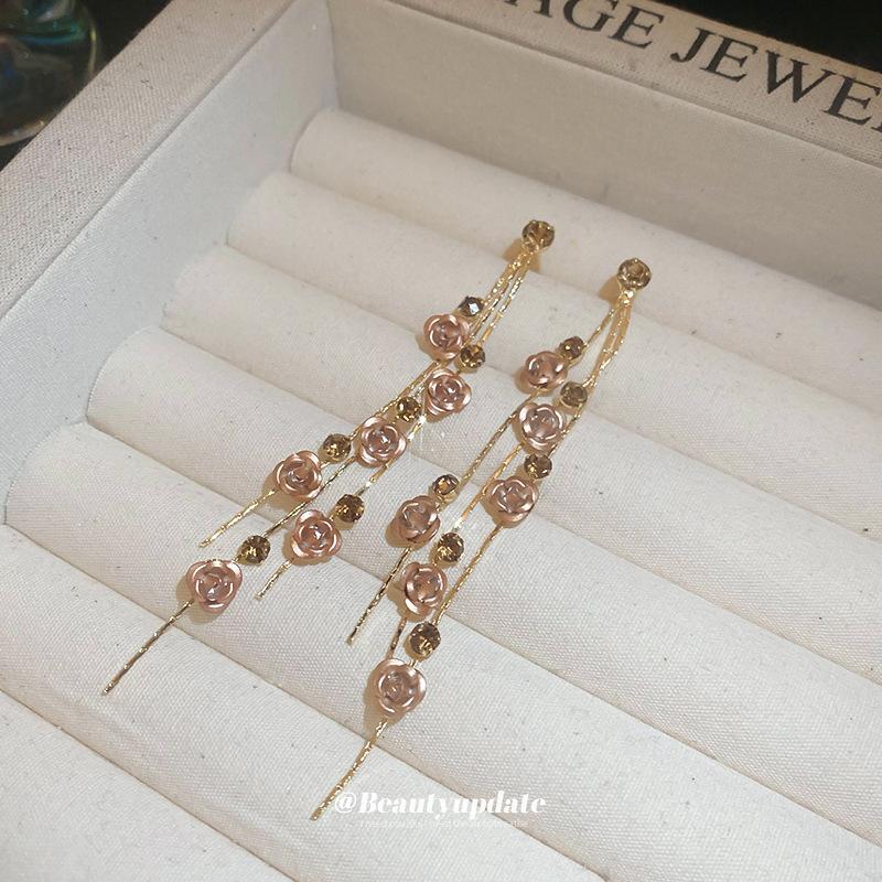 Diamond-encrusted flower fringed stud earrings female sweet niche design earrings temperament versatile earrings light luxury