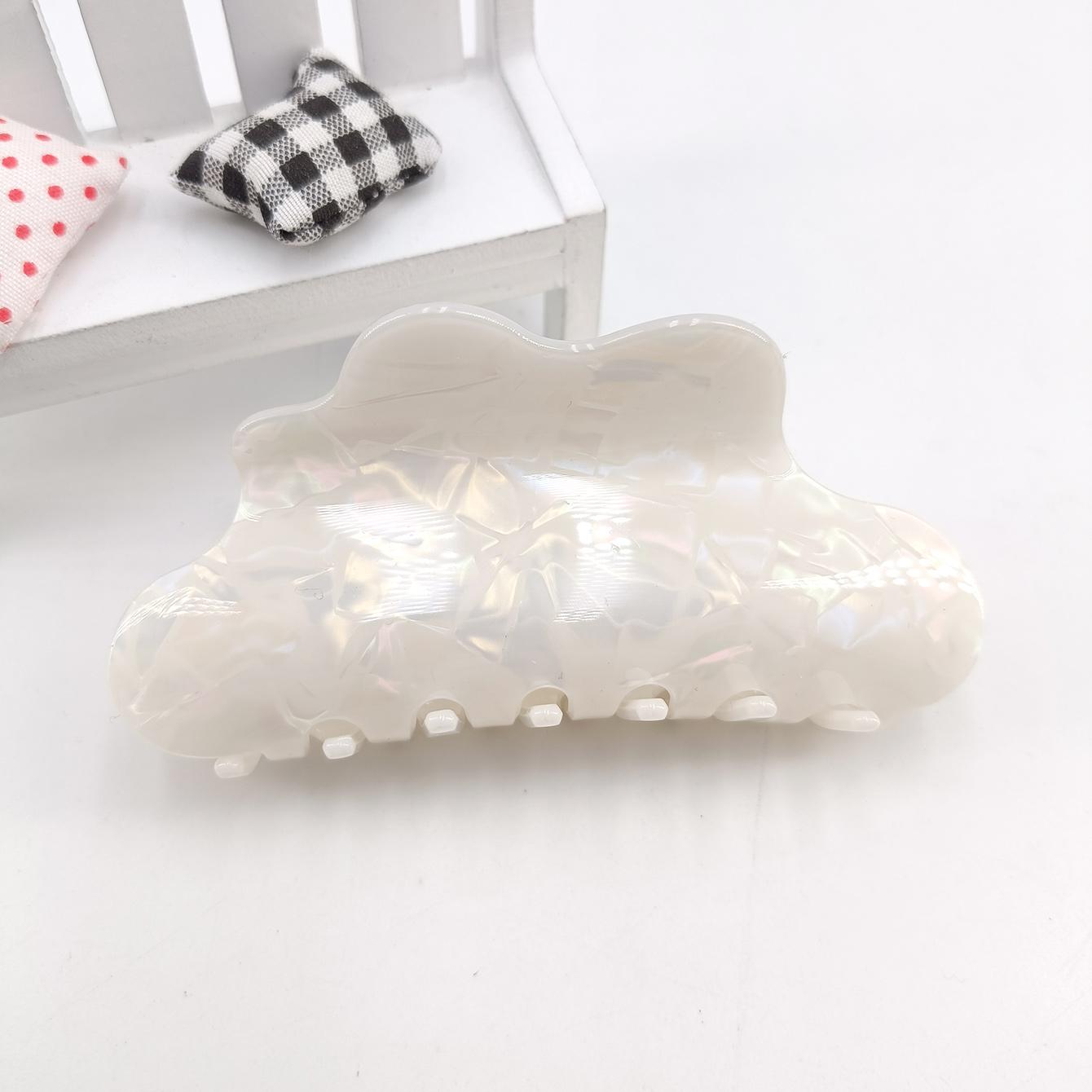 

Фантазийный цвет Русалочий цвет Форма облака Зажим для волос Захват Зажим Имитация ацетата Зажим для волос Акула Коготь Аксессуары для волос для женщин