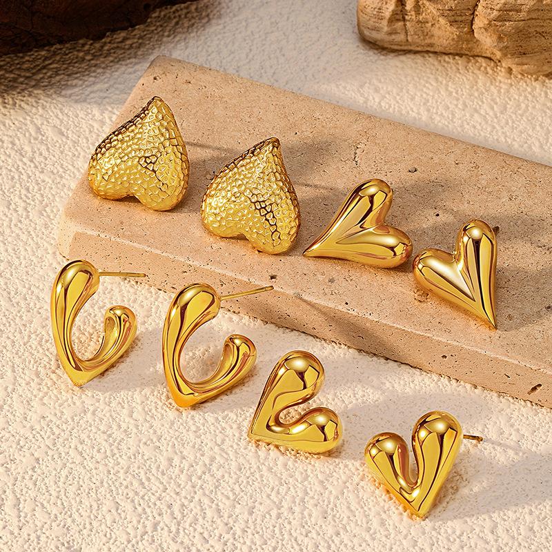 Chenhe Jewelry Light Luxury Jewelry Does Not Fade Love Earrings Design Sense Niche High Sense Earrings Female Titanium Steel Stud Earrings