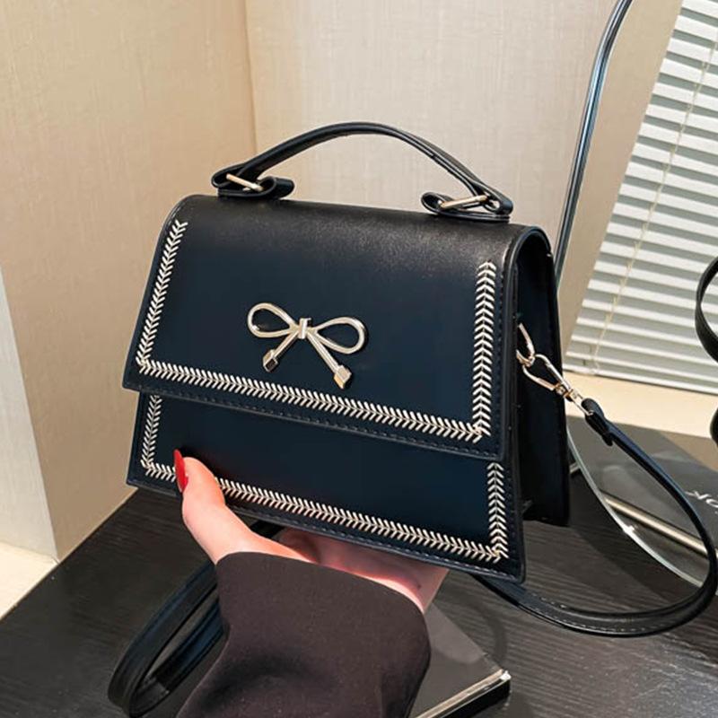 

Fashion bow portable small square bag women s bag 2025 spring new light luxury shoulder bag trendy messenger bag чёрный