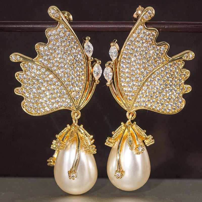 European and American Fashion Earrings, French Princess Diamond Butterfly Imitation Pearl Earrings, High-end Banquet Accessories