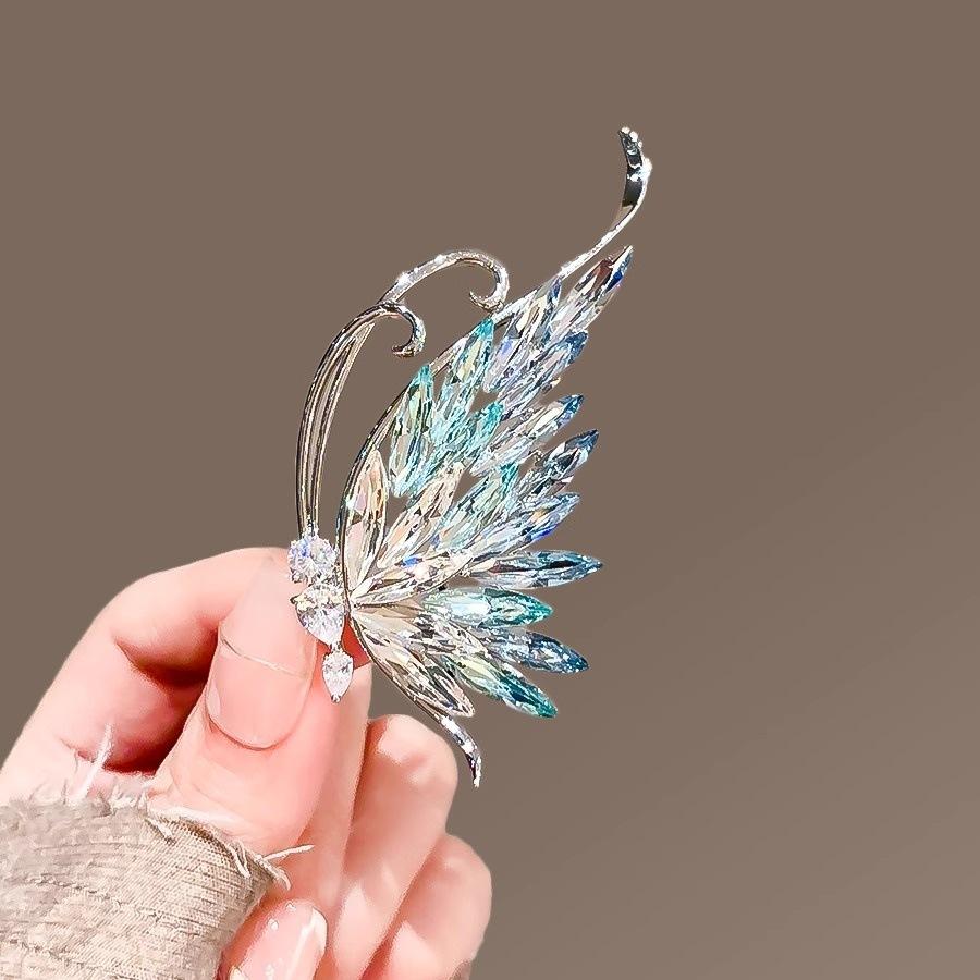 Simulation butterfly brooch three-dimensional diamond gradual change color high-end pin female bright butterfly corsage