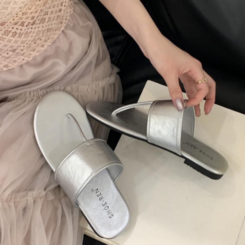 Moda Bailamos 2025 Verano Nuevo Zapatilla de Tacón Plano para Mujer Tacón Plano Suave Playa Sandalia Moda Color Caramelo Señoras Casual Slip On Chancla