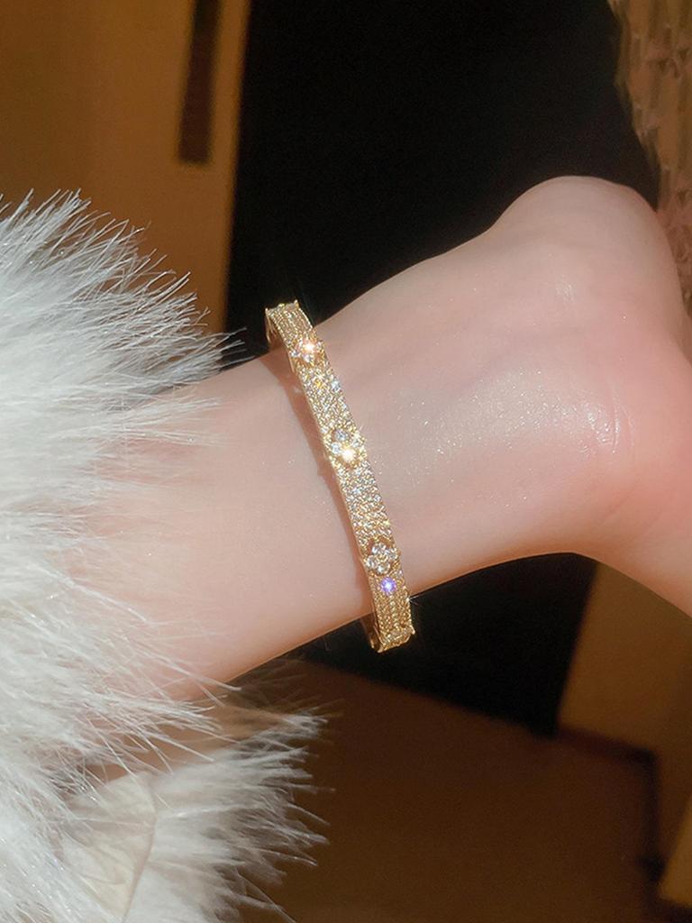 Luxurious Zircon Flower Diamond Bracelet – Elegant, Trendy, Versatile Accessory