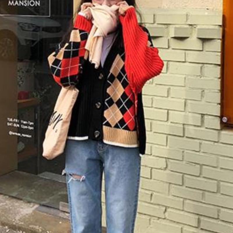 Dámská volná pletená svetrová bunda s diamantovou špičkou v kontrastní barvě