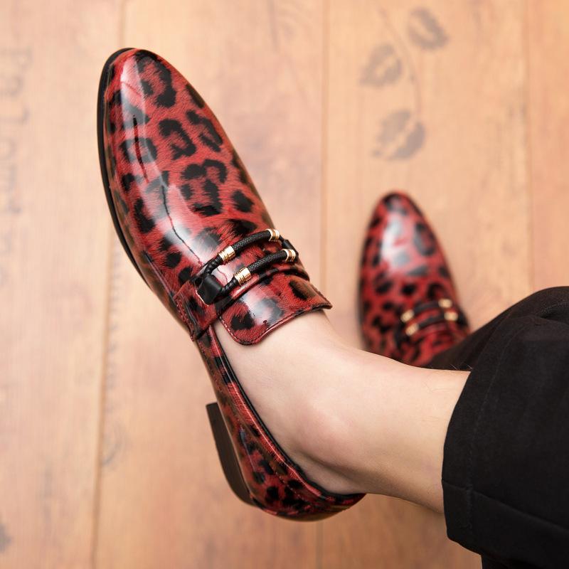 

Hairstylist leather shoes men s pointed head British trend Korean version cool night show hair salon shoes inner height increase groom wedding men 44