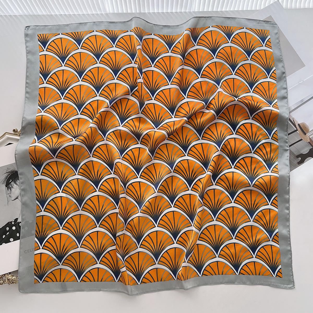 

Ретро Зеленый Шарф из Шелка в Форме Веера Женский Весенне-Летний Маленький Квадратный Шарф Тонкий Защита Шеи от Солнца Декоративный Универсальный Шарф в Иностранном Стиле 66cm