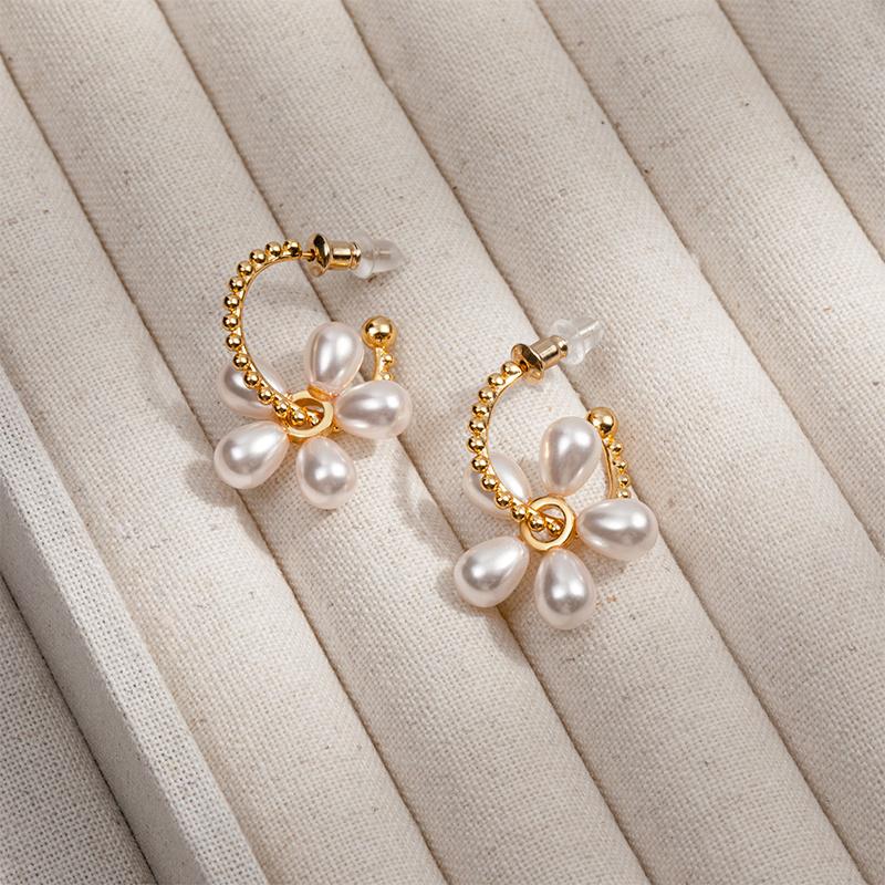 

Серьги в корейском стиле с жемчугом и цветами в форме буквы C - Роскошные, универсальные иглы из серебра 925 пробы